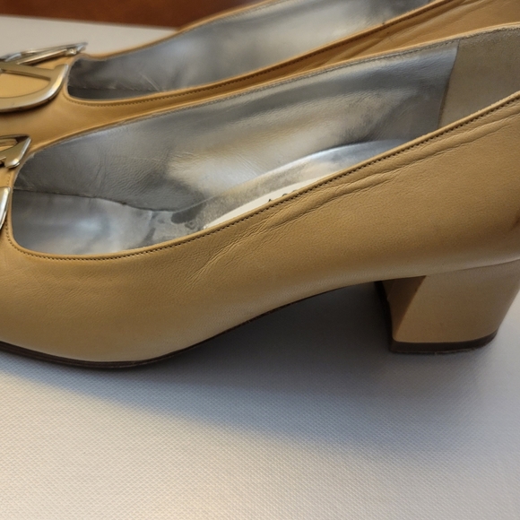 Valentino "Miss V" Signature Heels Size 7 - Picture 4 of 11